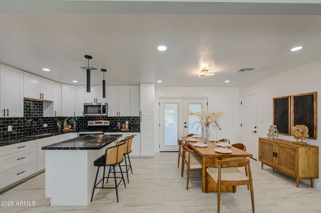 9043 N 16th Drive, Phoenix, AZ 85021