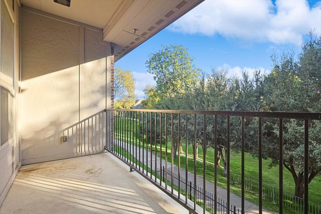 2812 Cedar Elm Drive, Carrollton, TX 75010