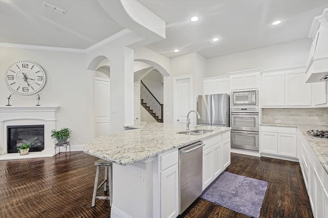 2812 Cedar Elm Drive, Carrollton, TX 75010