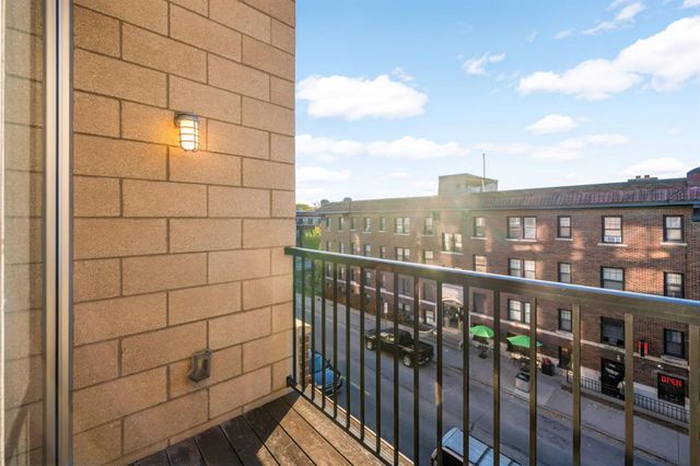 1829 3rd Avenue S 215, Minneapolis, MN 55404