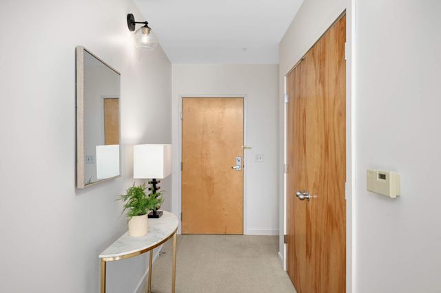 1829 3rd Avenue S 215, Minneapolis, MN 55404