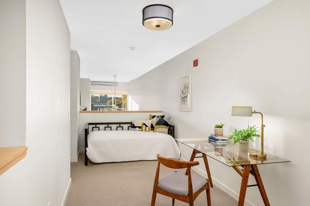 1829 3rd Avenue S 215, Minneapolis, MN 55404