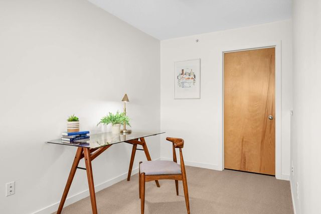 1829 3rd Avenue S 215, Minneapolis, MN 55404