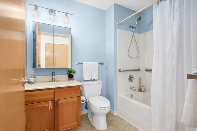 1829 3rd Avenue S 215, Minneapolis, MN 55404