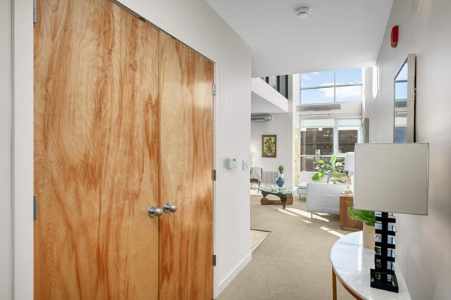 1829 3rd Avenue S 215, Minneapolis, MN 55404