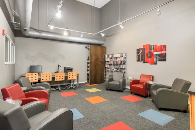 1829 3rd Avenue S 215, Minneapolis, MN 55404