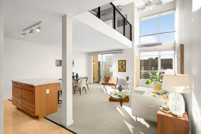 1829 3rd Avenue S 215, Minneapolis, MN 55404