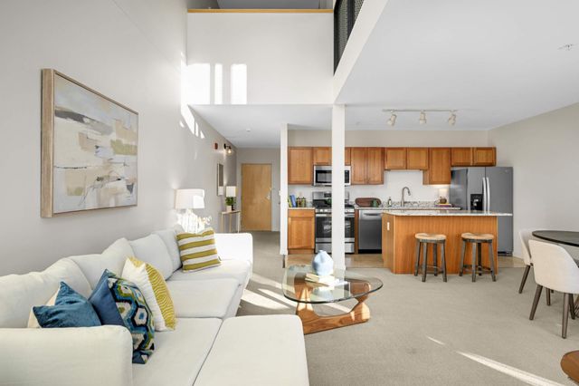 1829 3rd Avenue S 215, Minneapolis, MN 55404