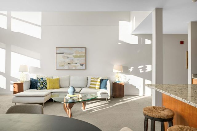 1829 3rd Avenue S 215, Minneapolis, MN 55404