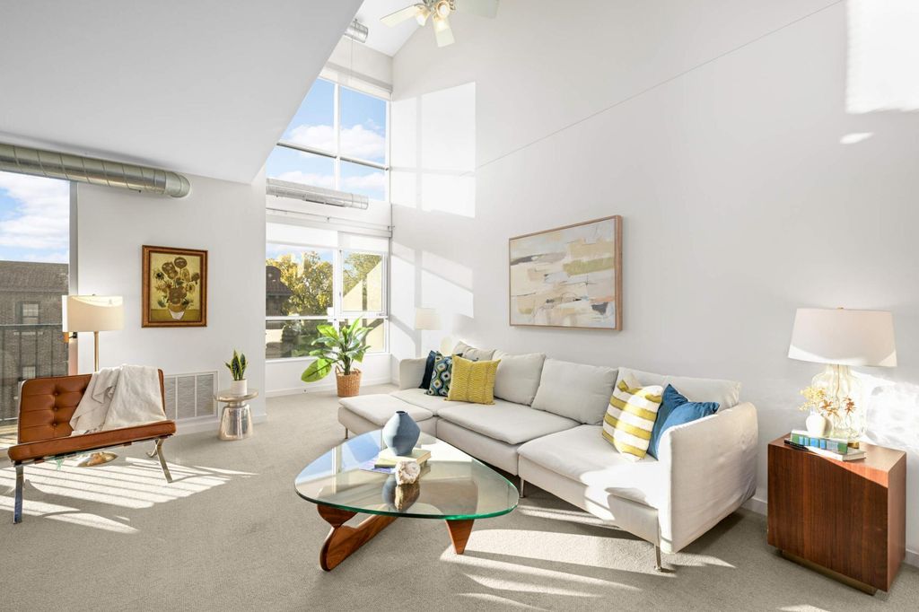 1829 3rd Avenue S 215, Minneapolis, MN 55404