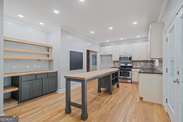 6002 Catamaran Court, Flowery Branch, GA 30542