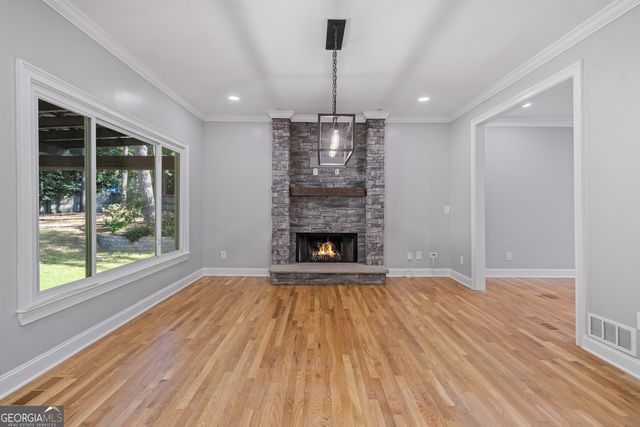 6002 Catamaran Court, Flowery Branch, GA 30542