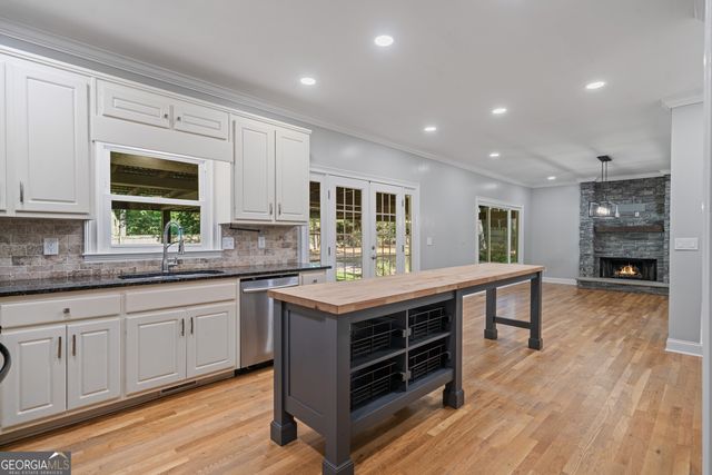 6002 Catamaran Court, Flowery Branch, GA 30542