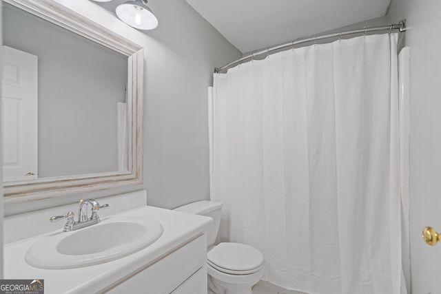 6002 Catamaran Court, Flowery Branch, GA 30542