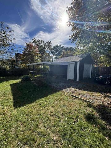 25 Victoria St, Springfield, MA 01104