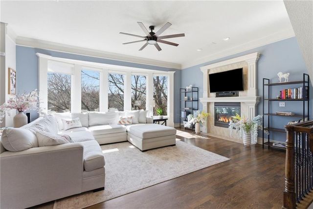 6103 Mashie Court, Parkville, MO 64152