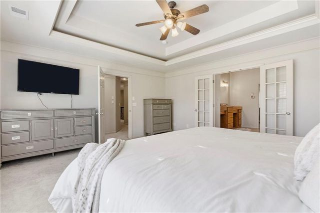 6103 Mashie Court, Parkville, MO 64152