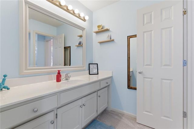 6103 Mashie Court, Parkville, MO 64152