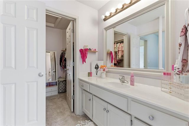 6103 Mashie Court, Parkville, MO 64152