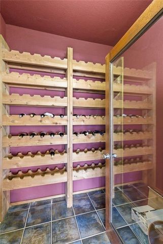 6103 Mashie Court, Parkville, MO 64152