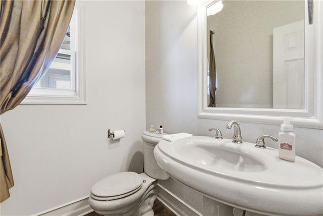 6103 Mashie Court, Parkville, MO 64152