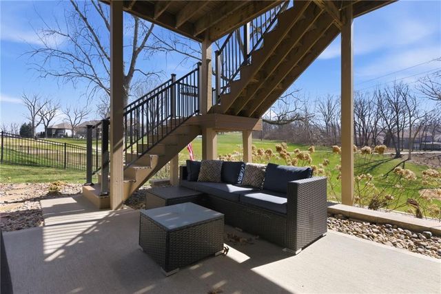 6103 Mashie Court, Parkville, MO 64152