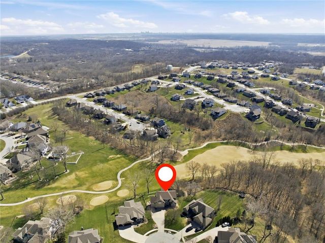 6103 Mashie Court, Parkville, MO 64152