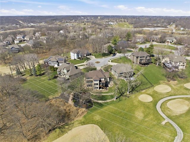 6103 Mashie Court, Parkville, MO 64152
