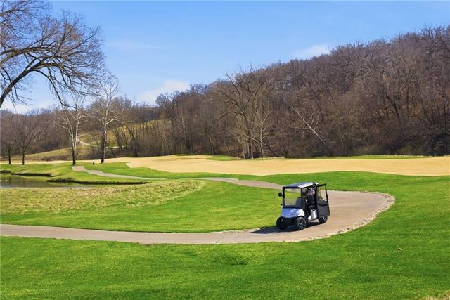 6103 Mashie Court, Parkville, MO 64152