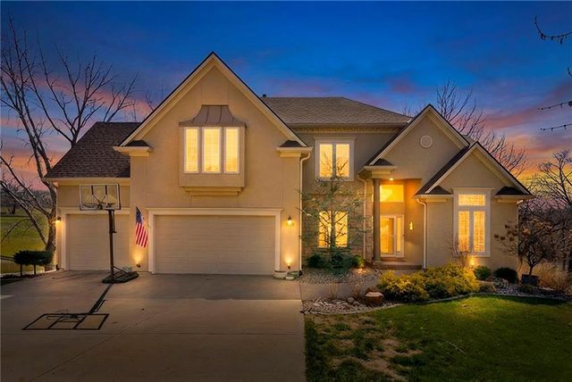 6103 Mashie Court, Parkville, MO 64152