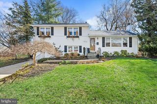 1912 LONGCOME DR, Wilmington, DE 19810