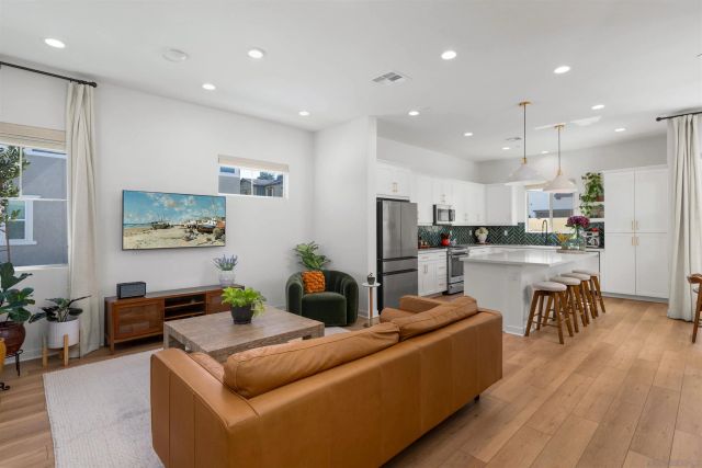 619 Townsend Way, San Marcos, CA 92078