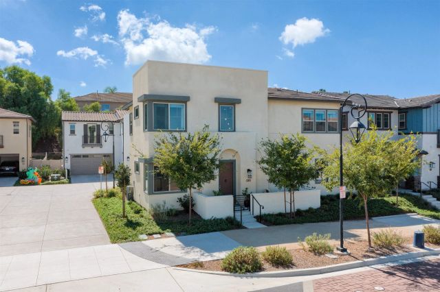 619 Townsend Way, San Marcos, CA 92078