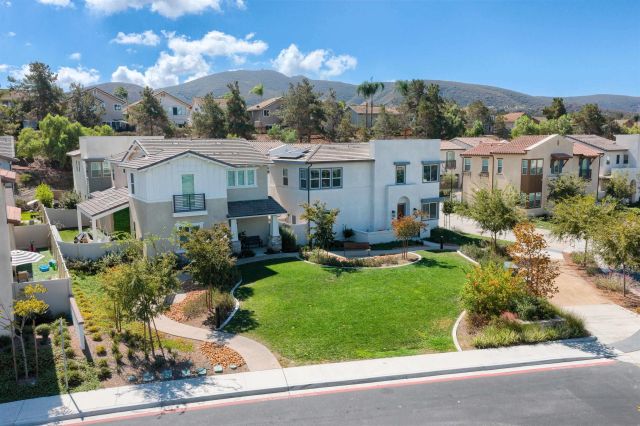 619 Townsend Way, San Marcos, CA 92078