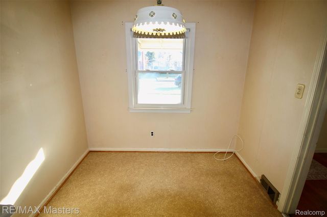 13522 Rosedale Street, Southgate, MI 48195