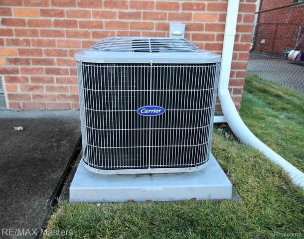 13522 Rosedale Street, Southgate, MI 48195