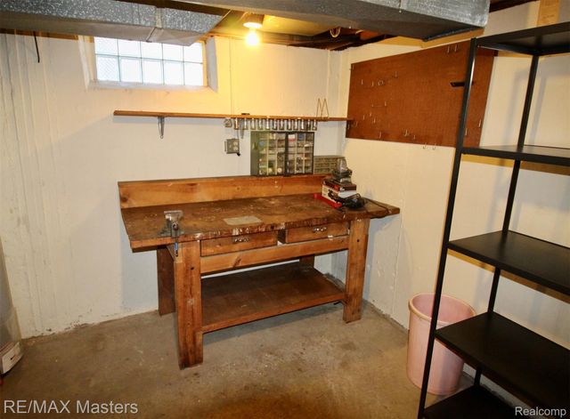 13522 Rosedale Street, Southgate, MI 48195