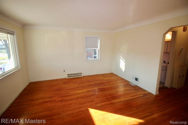 13522 Rosedale Street, Southgate, MI 48195