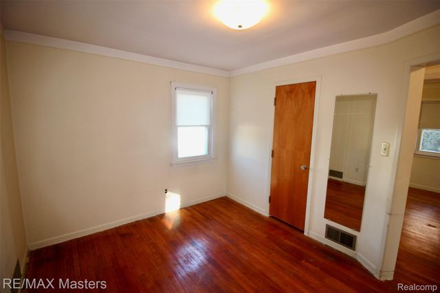 13522 Rosedale Street, Southgate, MI 48195