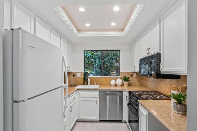 999 W Evelyn Terrace 54, Sunnyvale, CA 94086