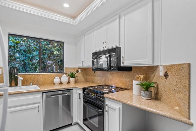 999 W Evelyn Terrace 54, Sunnyvale, CA 94086
