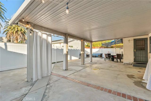 22137 Gault Street, Canoga Park, CA 91303