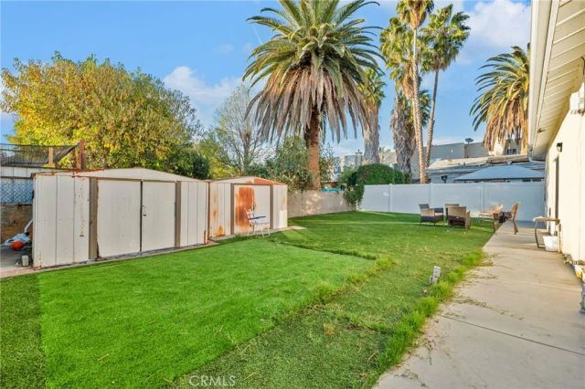 22137 Gault Street, Canoga Park, CA 91303