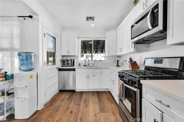 22137 Gault Street, Canoga Park, CA 91303