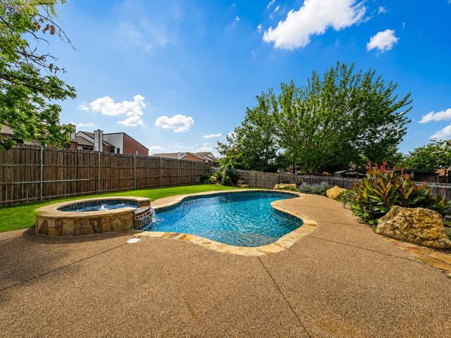 6512 Brighton Court, North Richland Hills, TX 76180