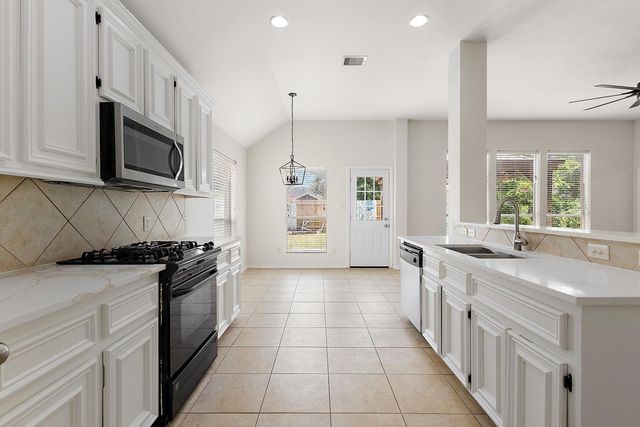 28207 Everett Knolls Drive, Katy, TX 77494