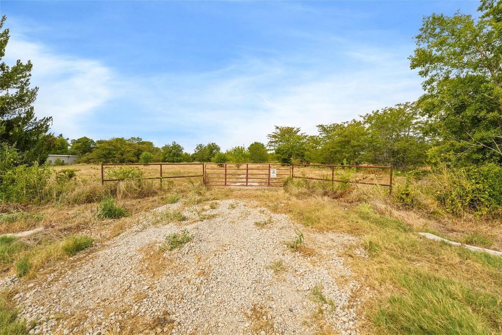 4788 S FM 513 Road, Lone Oak, TX 75453