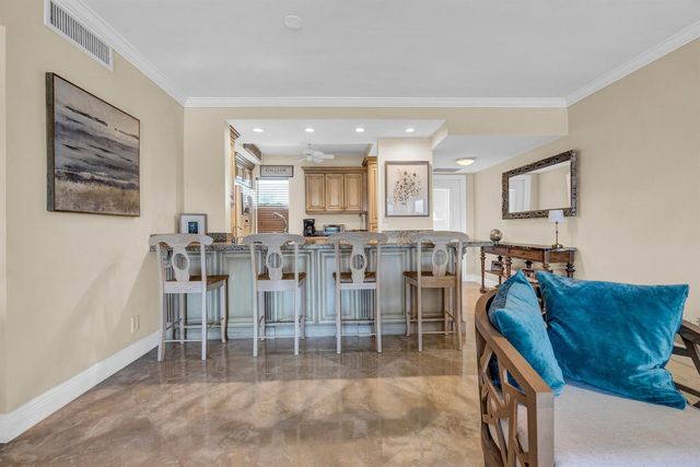 3050 NE 48th Court 305, Lighthouse Point, FL 33064
