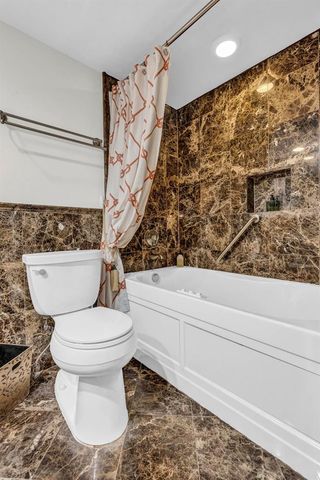 3050 NE 48th Court 305, Lighthouse Point, FL 33064