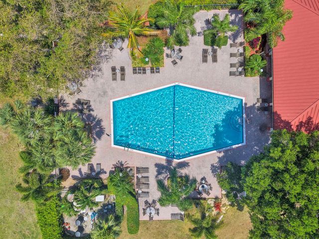 3050 NE 48th Court 305, Lighthouse Point, FL 33064